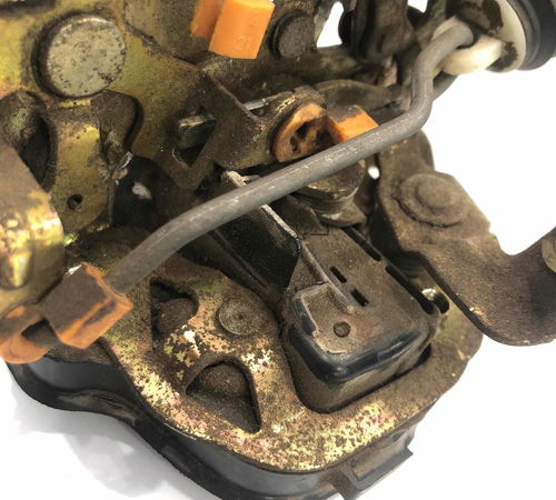 Fechadura Traseira Direita Chevrolet Corsa Classic 00/10