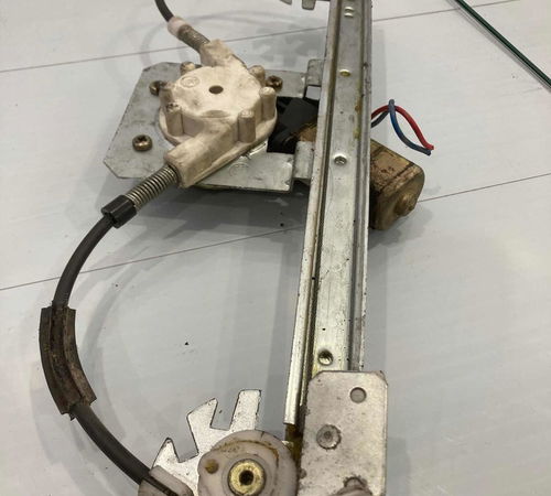 Máquina De Vidro Traseira Dir Chevrolet Corsa Classic 00/10