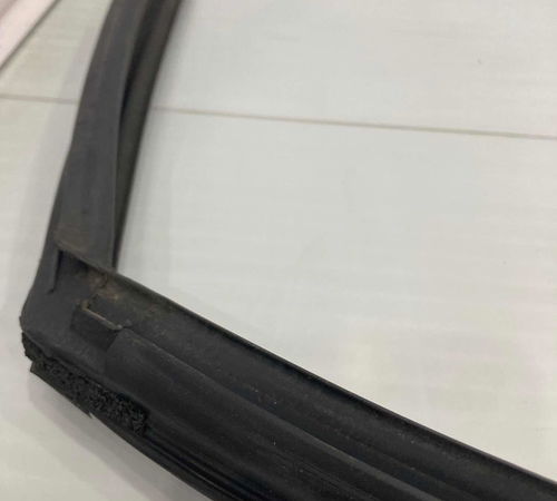 Borracha Canaleta Traseira Direita Hyundai Hb20 Hatch 2016