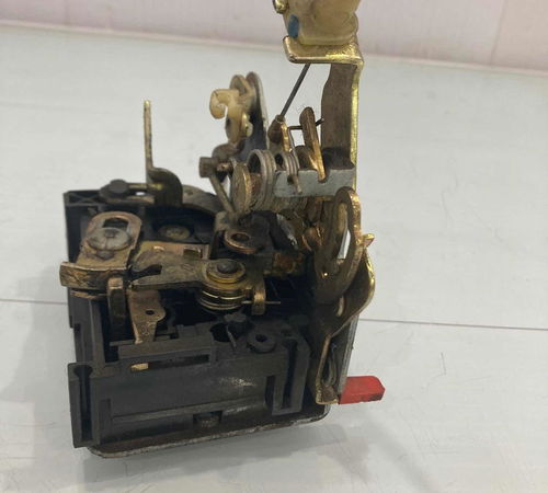 Fechadura Porta Traseira Direita Volkswagen Gol G3/g4 02/12