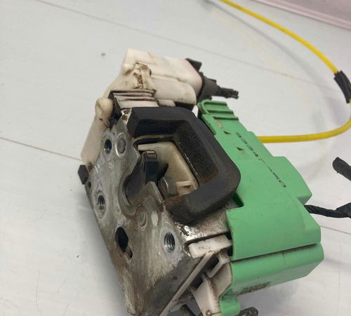 Fechadura Traseira Direita Chevrolet Vectra Sedan 2006/2012