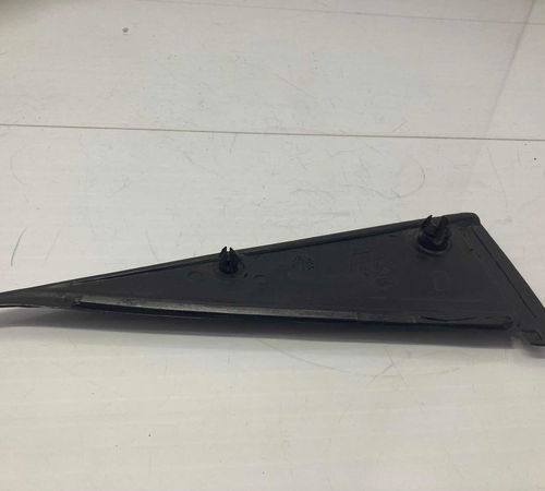 Acabamento Externo Traseiro Direito Gm Corsa Classic 00/10