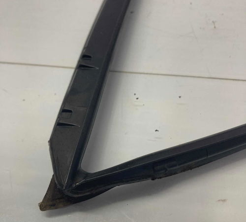 Borracha Do Vidro Vigia Traseiro Direito Toyota Corolla 2015