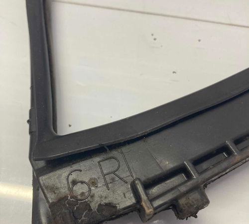 Borracha Do Vidro Vigia Traseiro Direito Toyota Corolla 2015