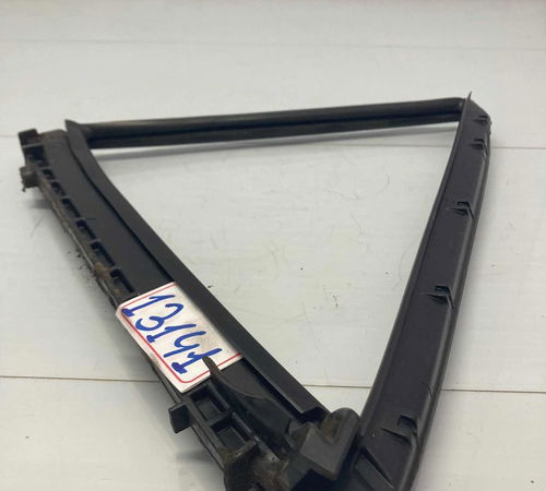 Borracha Do Vidro Vigia Traseiro Direito Toyota Corolla 2015