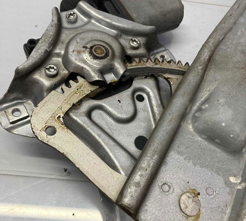 Máquina Vidro Traseiro Direito Toyota Corolla 2015/2017