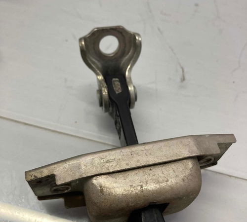 Limitador Porta Traseira Direita Toyota Corolla 2015/2017