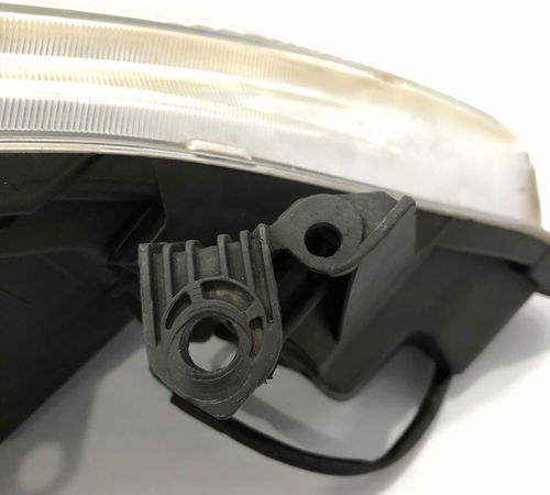 Farol Esquerdo Nissan Tiida 2008/2015 Com Detalhes