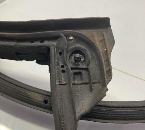 Borracha Vedação Traseira Direita Toyota Corolla 15/17