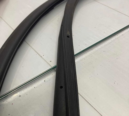 Borracha Vedação Traseira Direita Toyota Corolla 15/17