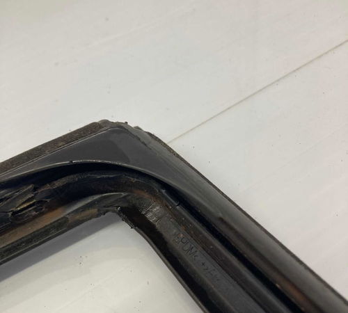 Borracha Canaleta Traseira Direita Cromada Vw Tiguan 2016