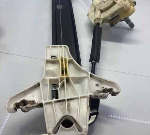 Maquina Vidro Manual Traseira Esquerda Volkswagen Up 2015