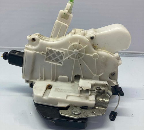 Fechadura Traseira Esquerda Volkswagen F...