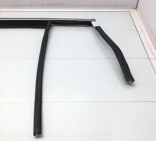 Borracha Canaleta T. E. Volkswagen Tiguan 2016 C/detalhe
