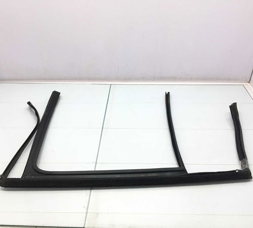 Borracha Canaleta T. E. Volkswagen Tiguan 2016 C/detalhe