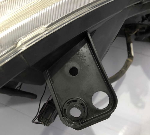 Farol Esquerdo Nissan Tiida 2008/2015