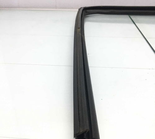Borracha Canaleta Traseira Esquerda Chevrolet Onix 2017