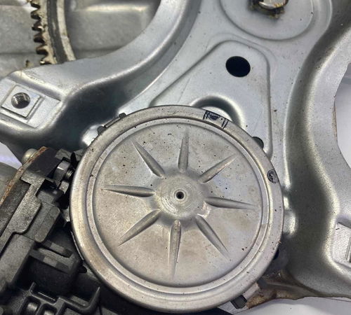 Máquina De Vidro Traseiro Esquerdo Toyota Corolla 15/18