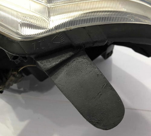 Farol Direito Nissan Tiida 2008/2015