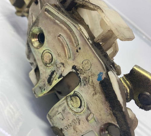 Fechadura Traseira Esquerda Honda Fit 2003/2008
