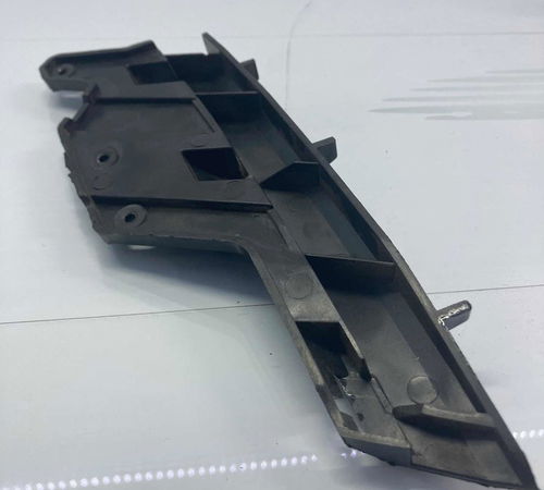 Gui Farol Inferior Direito Chevrolet Cruze Sedan 2015