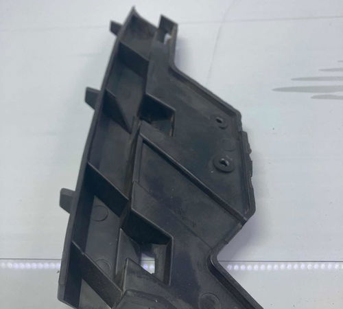 Gui Farol Inferior Direito Chevrolet Cruze Sedan 2015