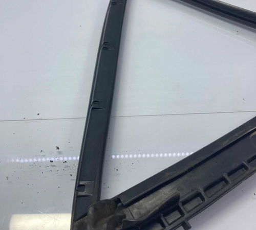 Borracha Vidro Vigia Traseira Esquerda Toyota Corolla 15/18