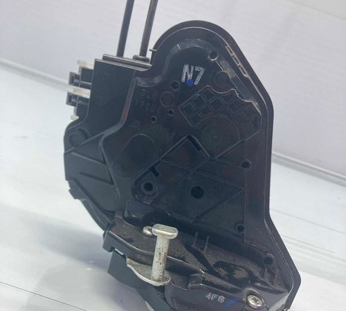 Fechadura Traseira Esquerda Toyota Corol...