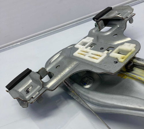 Máquina De Vidro Traseira Esquerda Chevrolet Onix 2013/2019