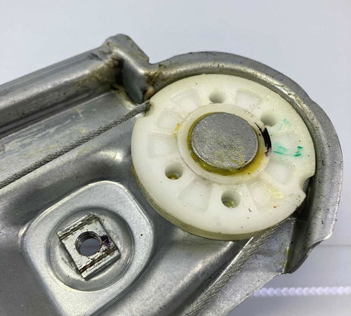 Máquina De Vidro Traseira Esquerda Chevrolet Onix 2013/2019