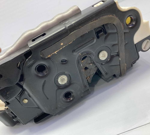 Fechadura Porta Traseira Esquerda Volkswagen Tiguan 2016