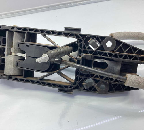 Maçaneta Externa Traseira Esq.volkswagen Tiguan 16 C/detalhe