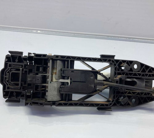 Maçaneta Externa Traseira Esq.volkswagen Tiguan 16 C/detalhe