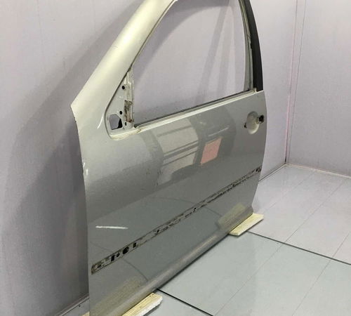 Porta Dianteira Esquerda Volkswagen Golf 1999/2007 C/detalhe