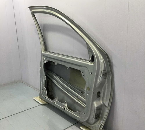 Porta Dianteira Esquerda Volkswagen Golf 1999/2007 C/detalhe