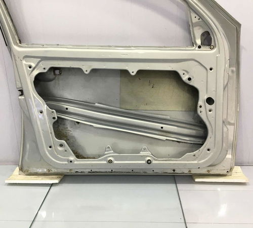 Porta Dianteira Esquerda Volkswagen Golf 1999/2007 C/detalhe