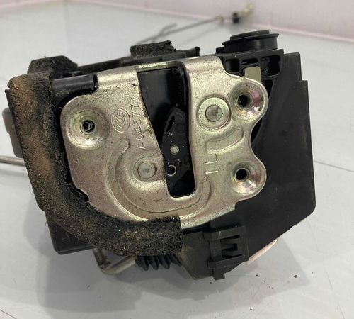 Fechadura Traseira Esquerda Hb20 Hatch 13/18