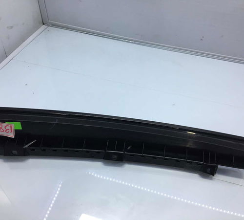 Moldura Quadro Janela Dianteira Esquerda Vw Tiguan 2016