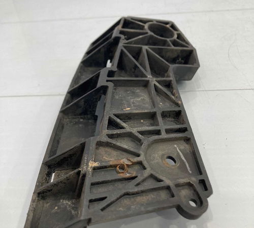 Guia Farol Esquerdo Nissan Tiida 2008/2014