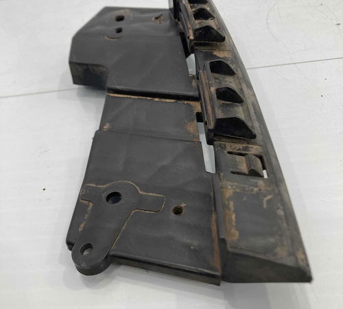 Guia Farol Esquerdo Nissan Tiida 2008/2014