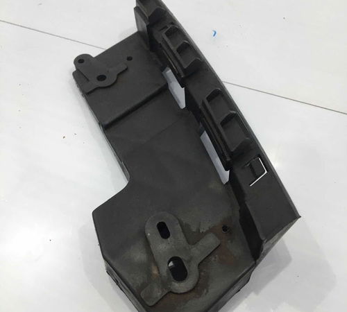 Guia Farol Direito Nissan Tiida 2008/2014
