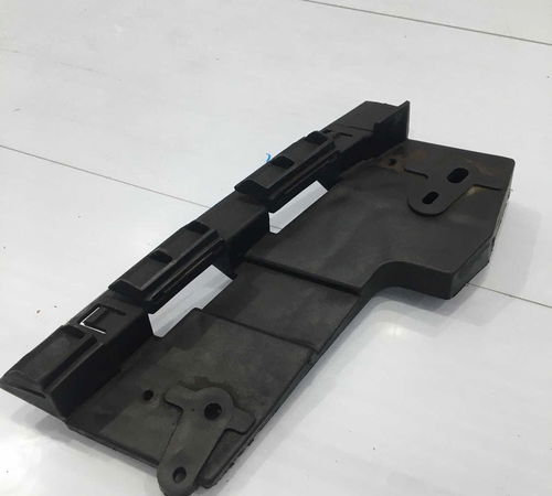 Guia Farol Direito Nissan Tiida 2008/201...