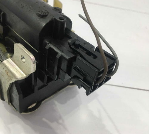 Fechadura Dianteira Esquerda Renault Duster 2010/2015