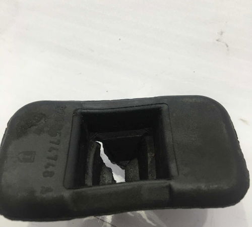 Acabamento Limitador Dianteiro Esquerdo Renault Duster 10/15