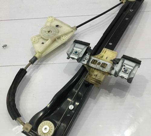 Máquina De Vidro Dianteira Esquerda S/motor Volkswagen Up 15