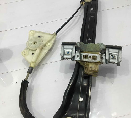 Máquina De Vidro Dianteira Esquerda S/motor Volkswagen Up 15
