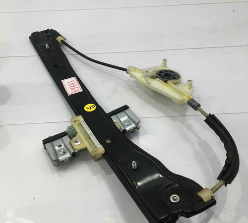 Máquina De Vidro Dianteira Esquerda S/motor Volkswagen Up 15