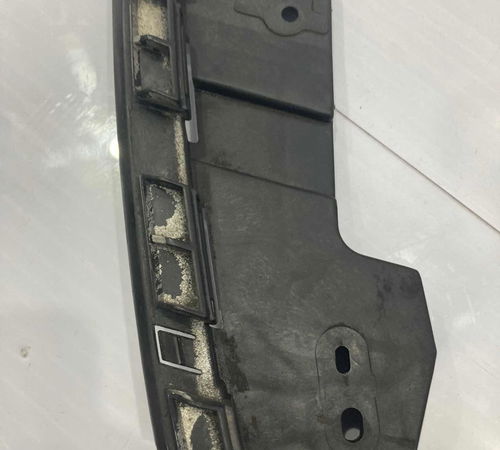 Guia Farol Esquerdo Nissan Tiida 1008/2014