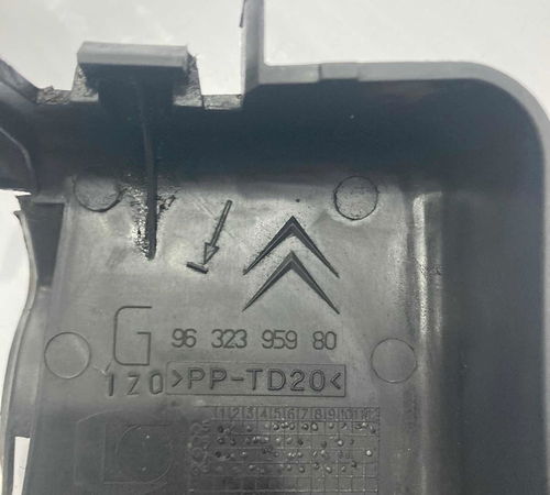 Moldura Fechadura D.e Citroën Xsara Picasso 2005/2010