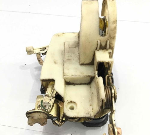 Fechadura Dianteira Esquerda Chevrolet Corsa 2001/2008